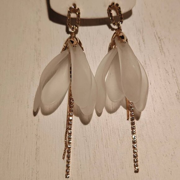 Golden Glowing Pedals - Picture 1 of 1